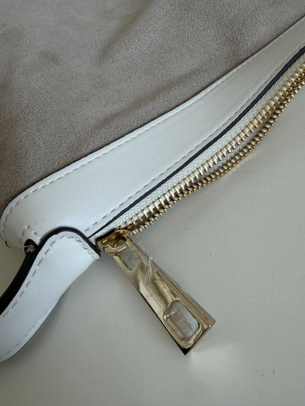 Sondra Roberts oversized tote creamy white luxe gold-tone hardware black trim - Picture 10 of 16